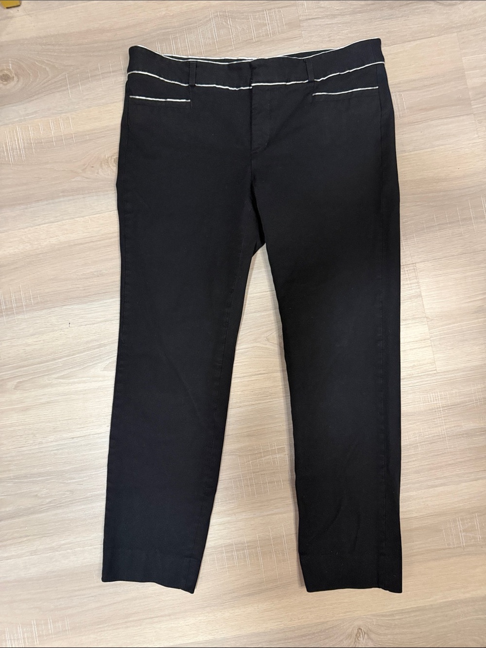 Banana Republic Black Sloan Ankle Pants with White Trim. Sz 6